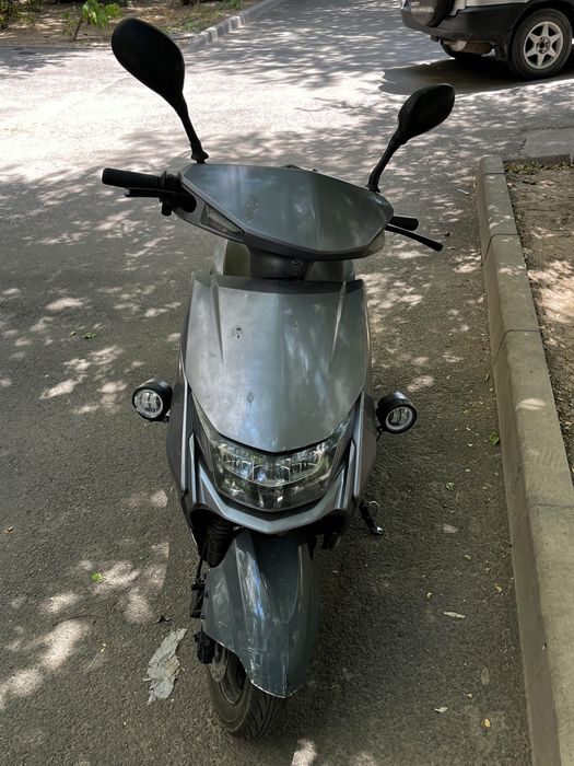 Продаю электроный скутер 1200w