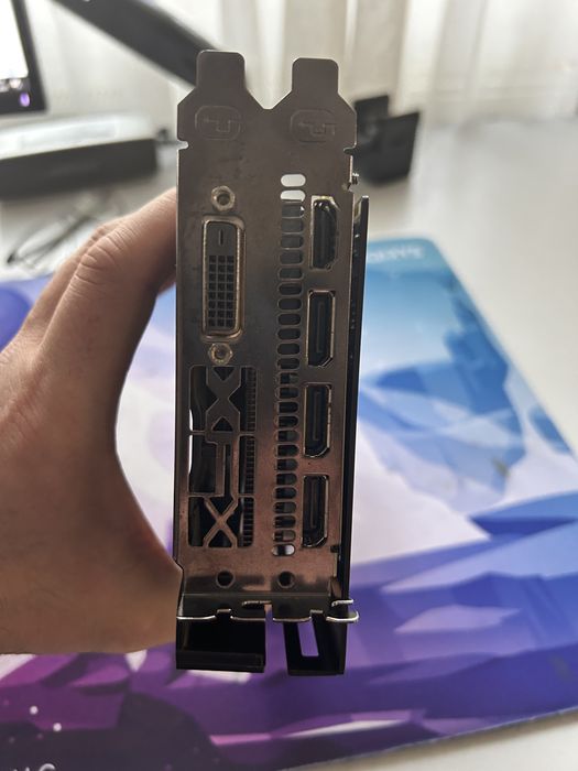 XFX RX 580 8 gb defecta