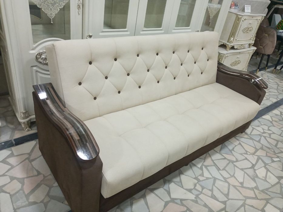 Мебел  сотилади.