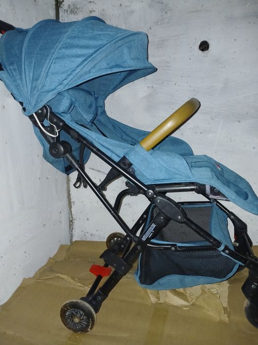 Коляска прогулочная