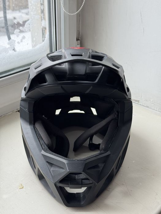 Шлем для велосипеда фул фэйс (full face)