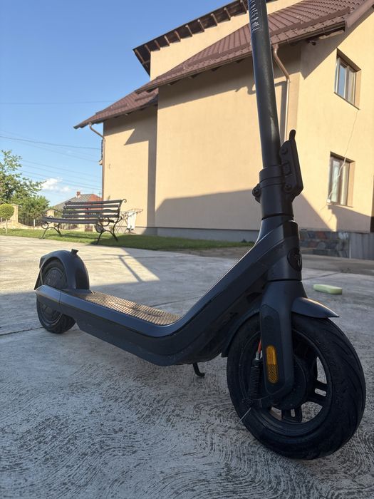 Trotineta ninebot