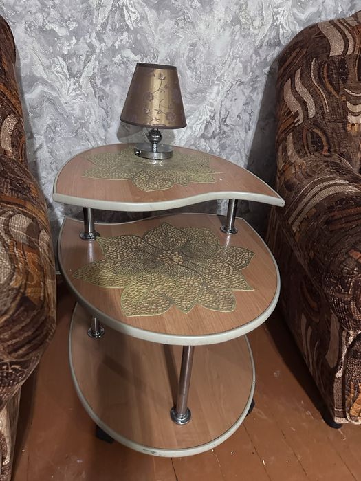 Отдам кресла и столик