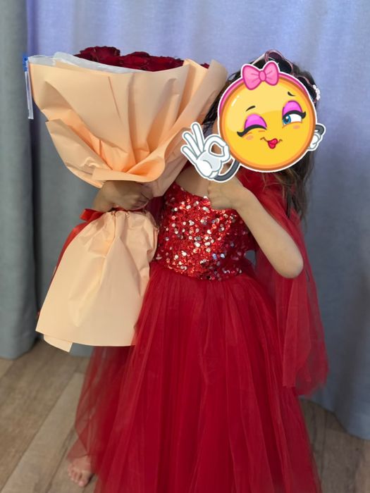 Платье бальное красного цвета