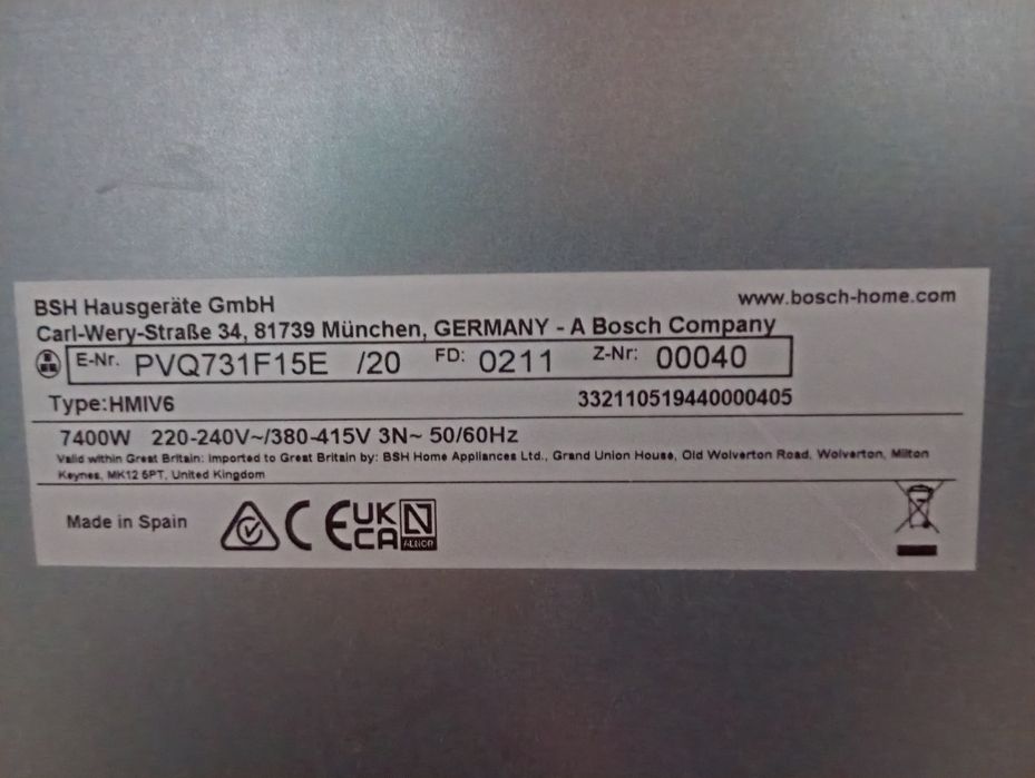 Plită incorporabilă cu hotă integrată Bosch PVQ731F15E