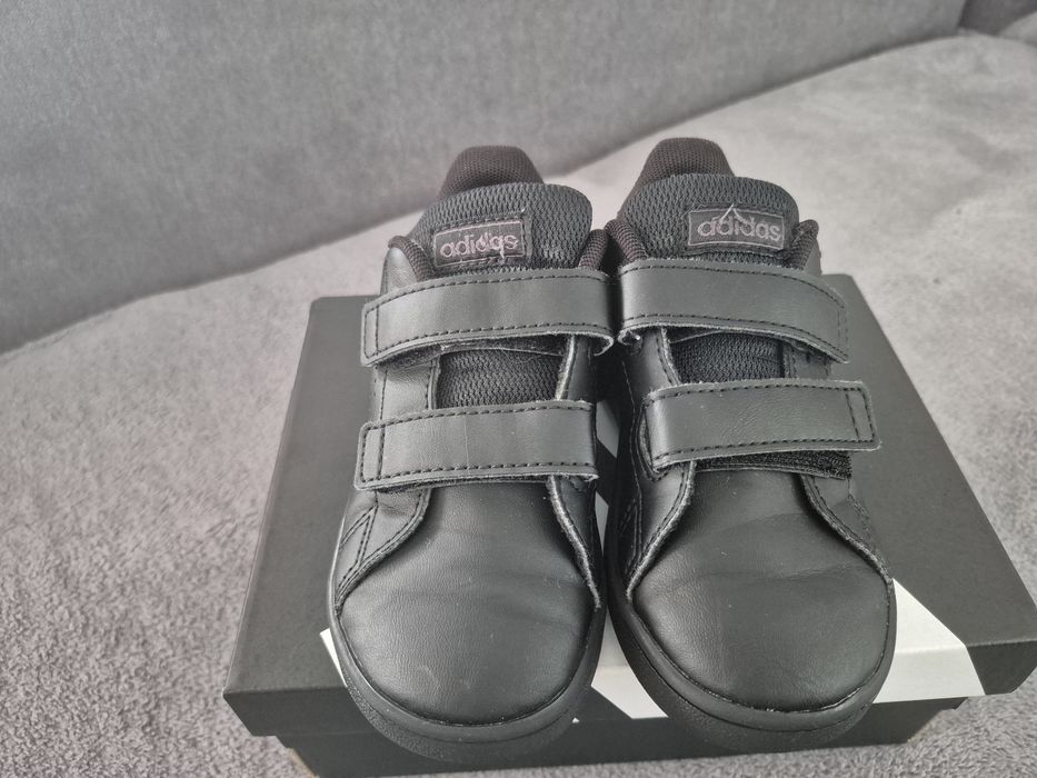 Маратонки Adidas размер 25