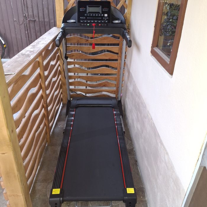 Banda Alergat Aproape nouă