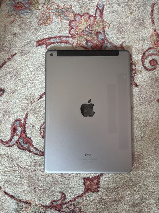 Apple ipad gen 6th - model A1954-complet pentru piese ,display perfect