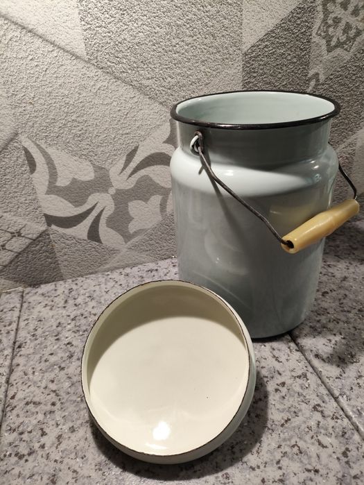 Продам Бидончик эмалированный