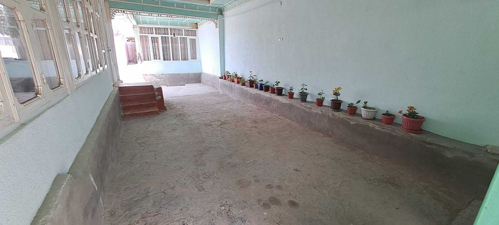 Uy sotiladi  Manzil: Buka tumani Madaniyat MFY.