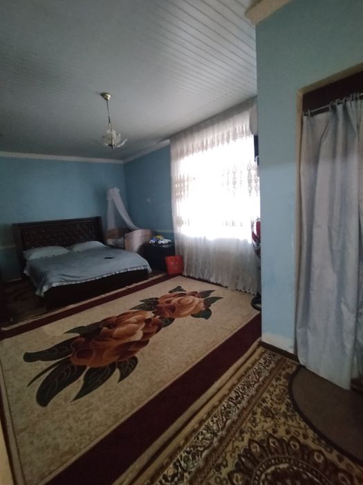 Продаю участок угловой на  улица Иззат