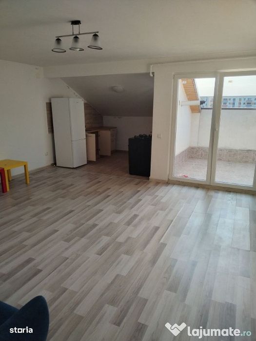 2 Camere Decomandat Coresi - Tractorul