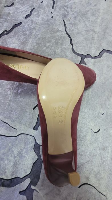 Продам туфли на каблуке не дорого