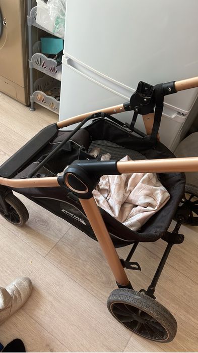 Продам каляску Teknum
