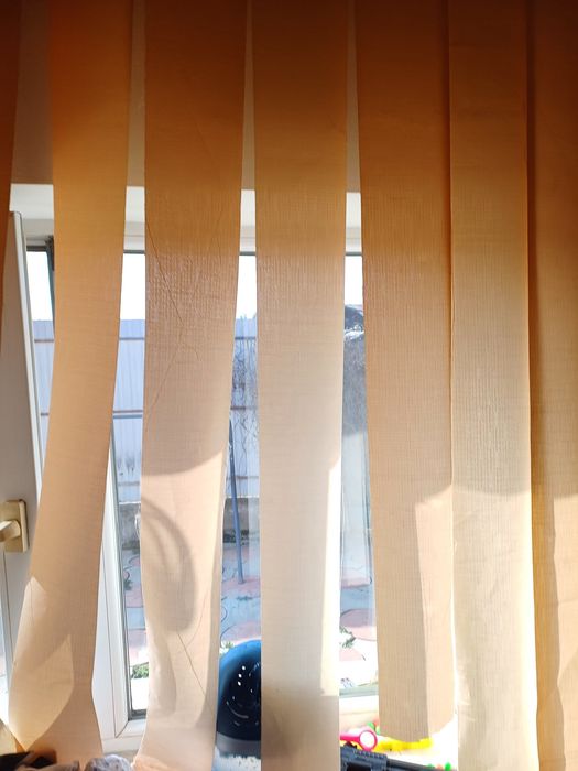 Jaluzele geam, verticale