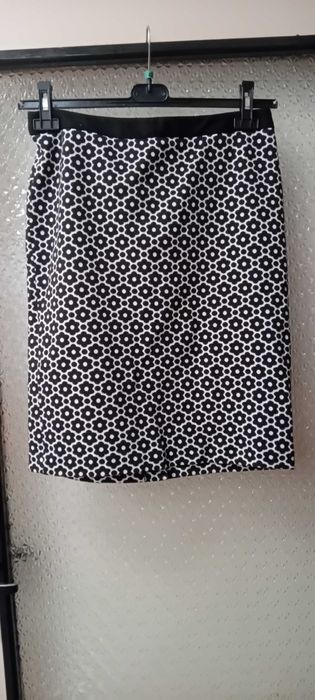 Продавам дамска пола нова