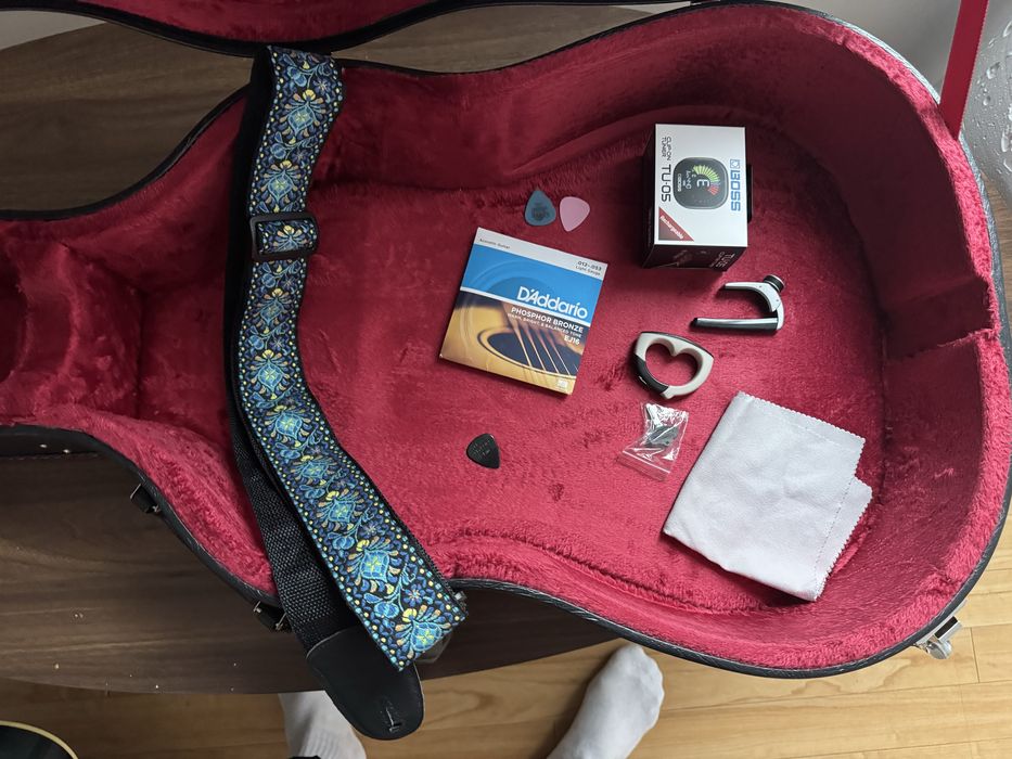 Аккустическая гитара Yamaha fg820