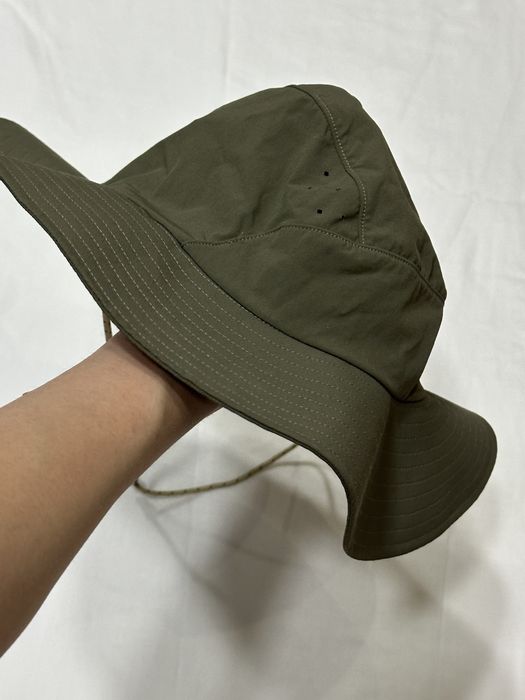 Панама для походов Decathlon.