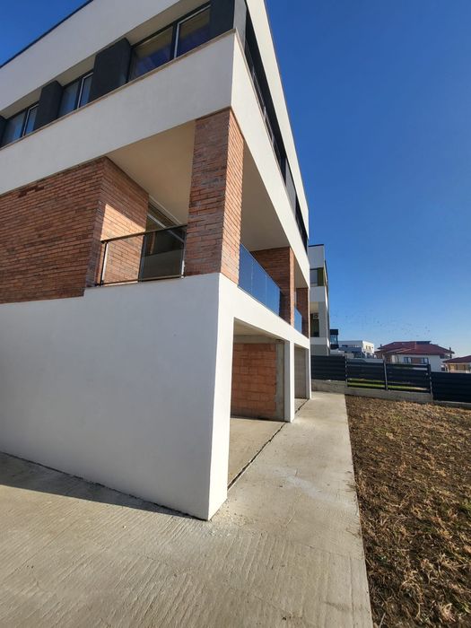 Vând fără TVA casă tip Duplex 160 mp +200 mp de grădină