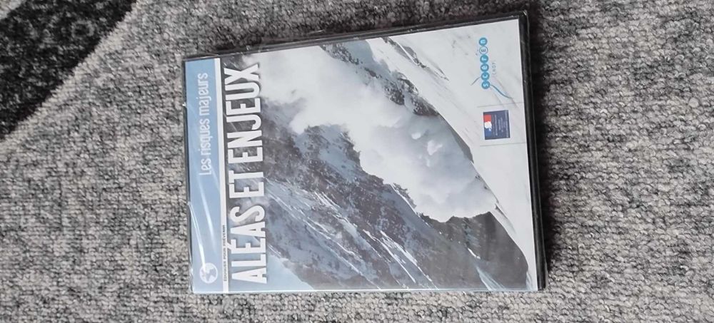 Здравейте! Продавам дискове