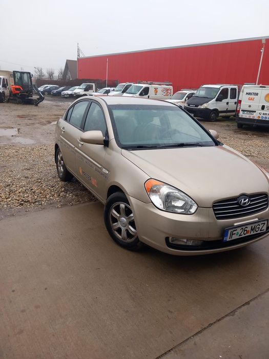 Hyundai Accent Persoana Juridica/Toate service urie la zi /Anvelope all season noi