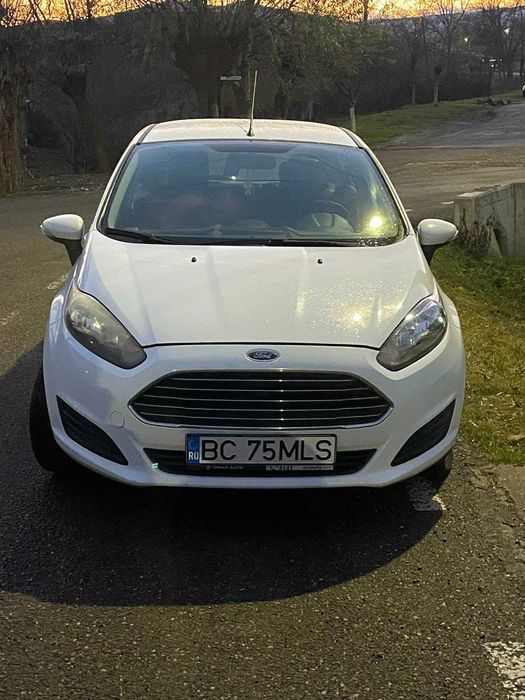 Masina ford fiesta