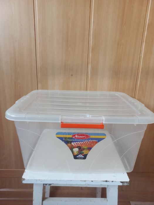 Контейнер пластиковый для пищевых продуктов .