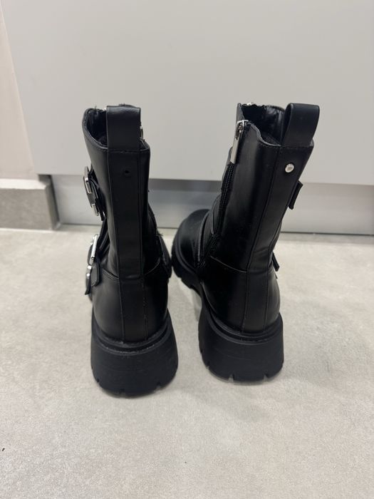 Черни боти Medicine