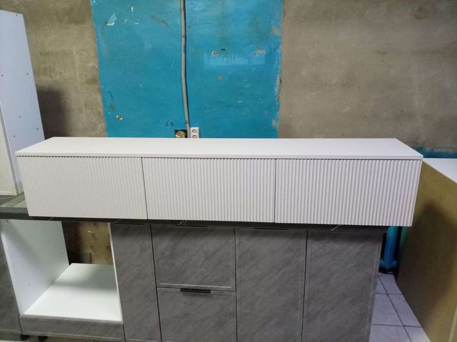 Продам тумбу под телевизор