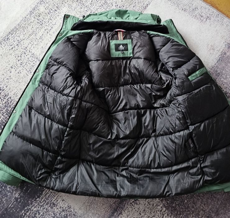 Продам зимнюю куртку, новая.