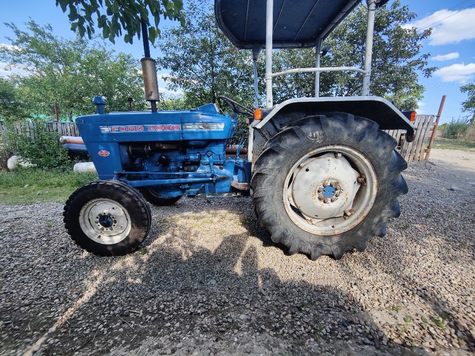 Tractor Ford 2000