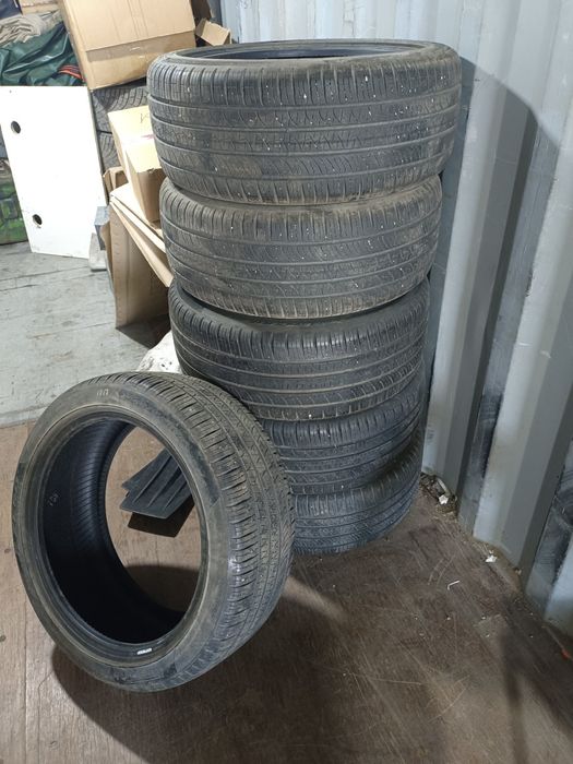 Продам комплект шин Рirelli. 235/45/18