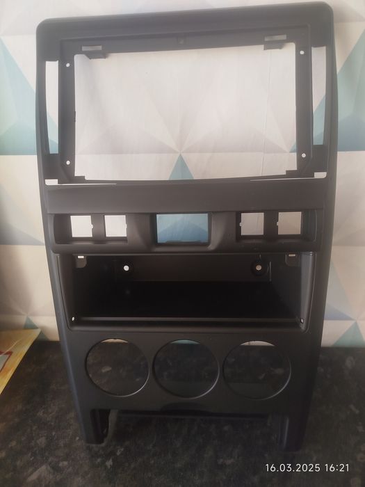 Продам консоль на приора 2