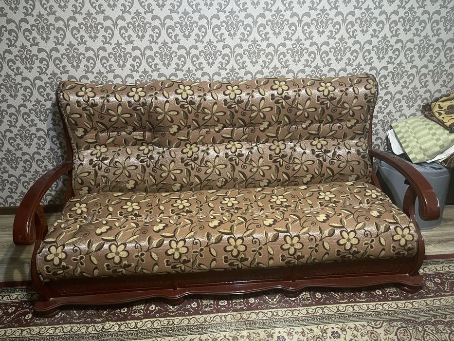 Продаётся диван с креслом в отличном состоянии