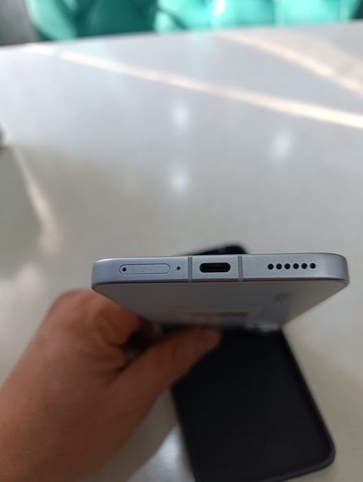 Redmi turbo 4  pro 12x256 rangi oq