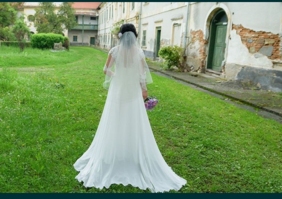 Rochie mireasa model simple A-line