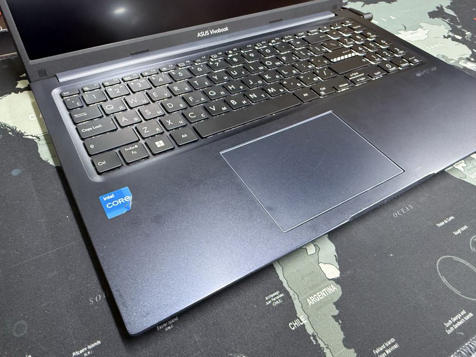 Asus Vivobook 15 - Core i3-1215U/8Gb/512Gb