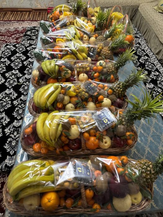 Meva va hil savatlar yangi yil bayrami uchun