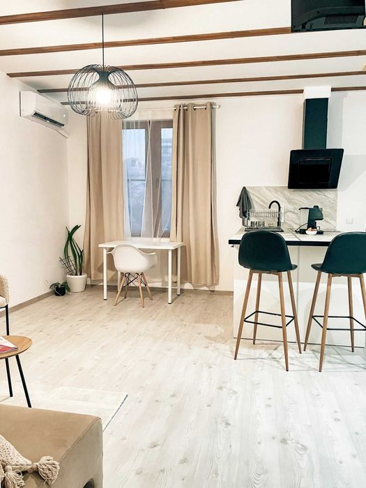 Дава се под наем Двустаен апартамент в София, Център - 70 кв.м за 494.7 € - Снимка #3