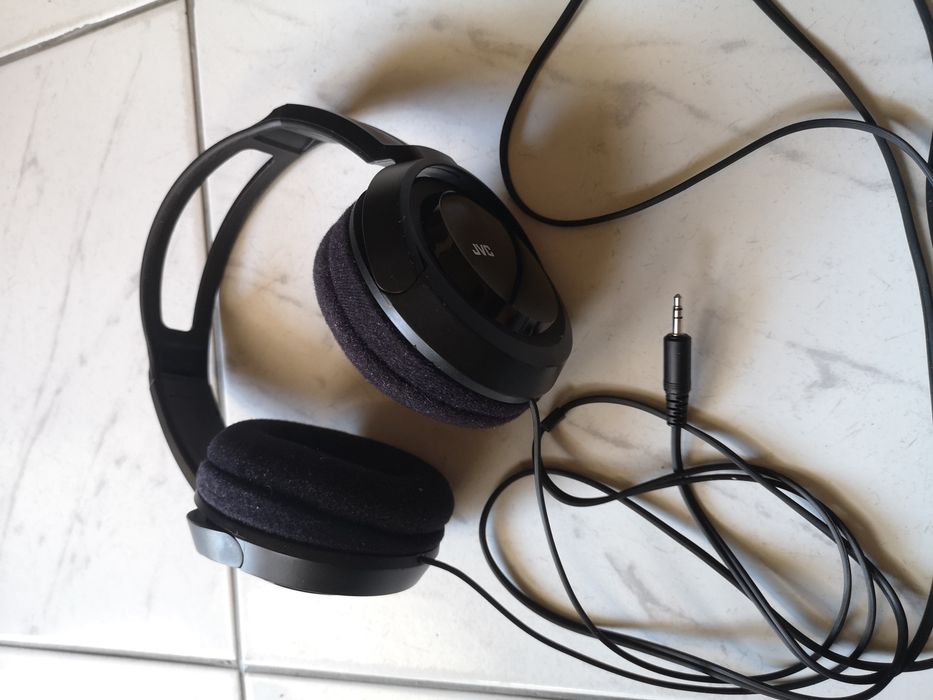 Аудио слушалки  JVC с 2 м кабел + 2 броя кабели