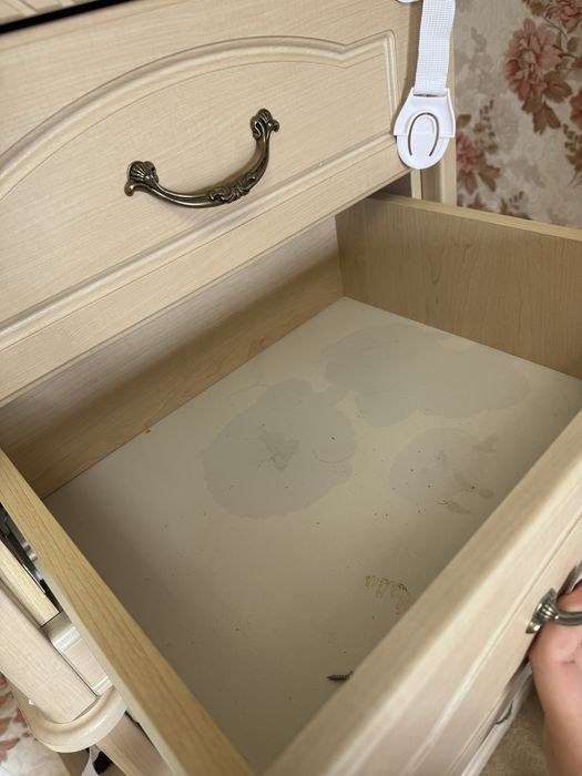 Комод и две тумбы