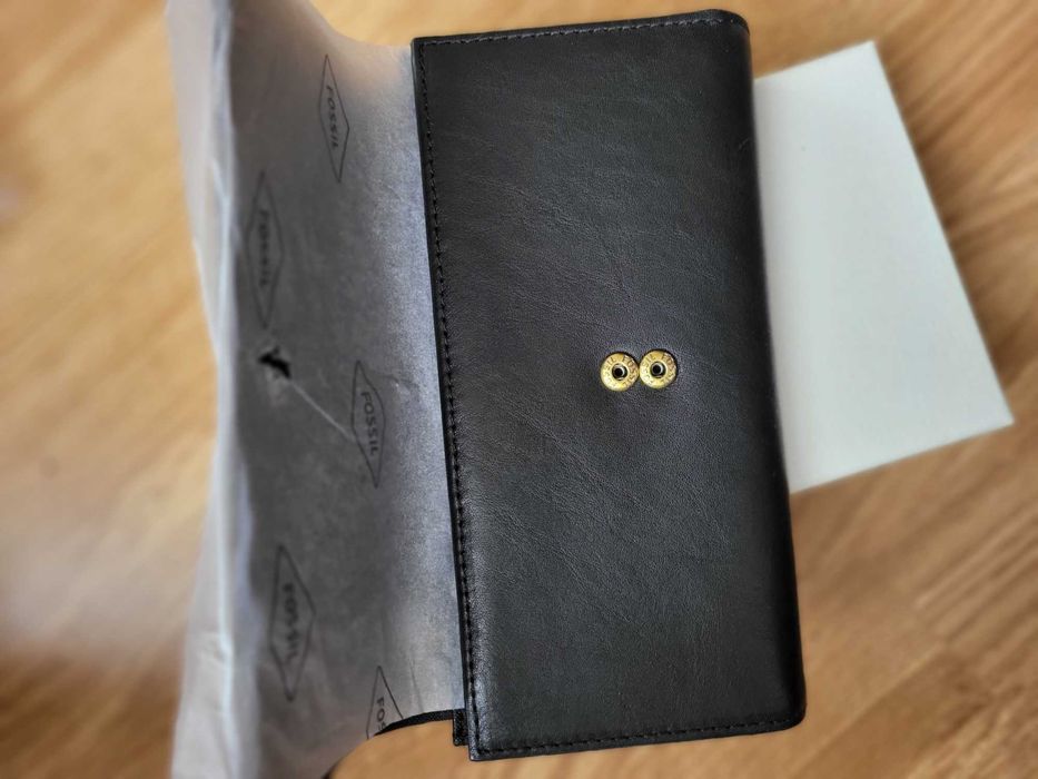 Портфейл на Fossil