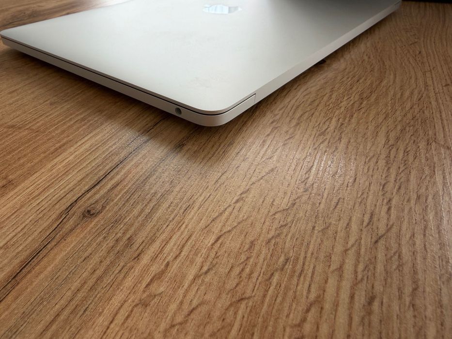 НОВ MacBook Pro 13" M2 Chip 8-CPU, 10-GPU,16GB RAM, 256GB SSD ГАРАНЦИЯ