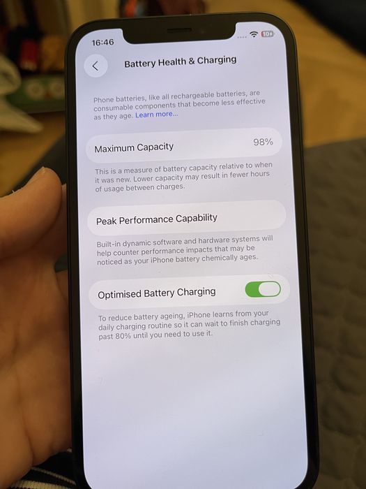 Iphone 12 64GB памет