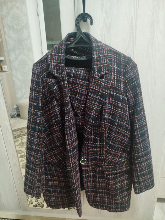 Продам женский костюм