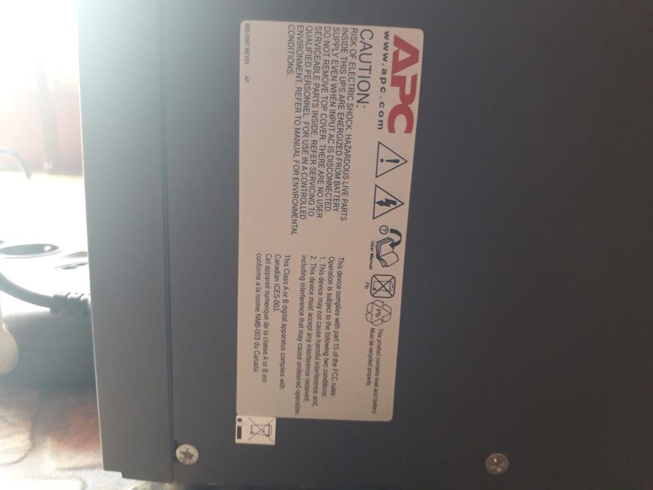 UPS APC Smart 1500VA 1500SC necesita baterii