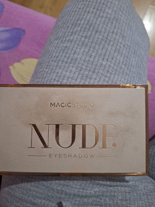 Paleta farduri pleoape magic nude!