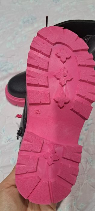 Сапожки новые для девочки