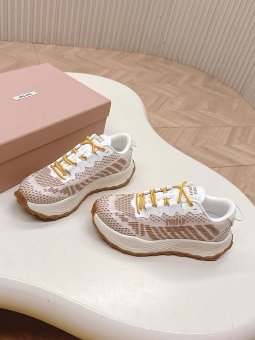 Чисто нови обувки и кецове C*ha*n*e*l, H*e*-*m*e*s