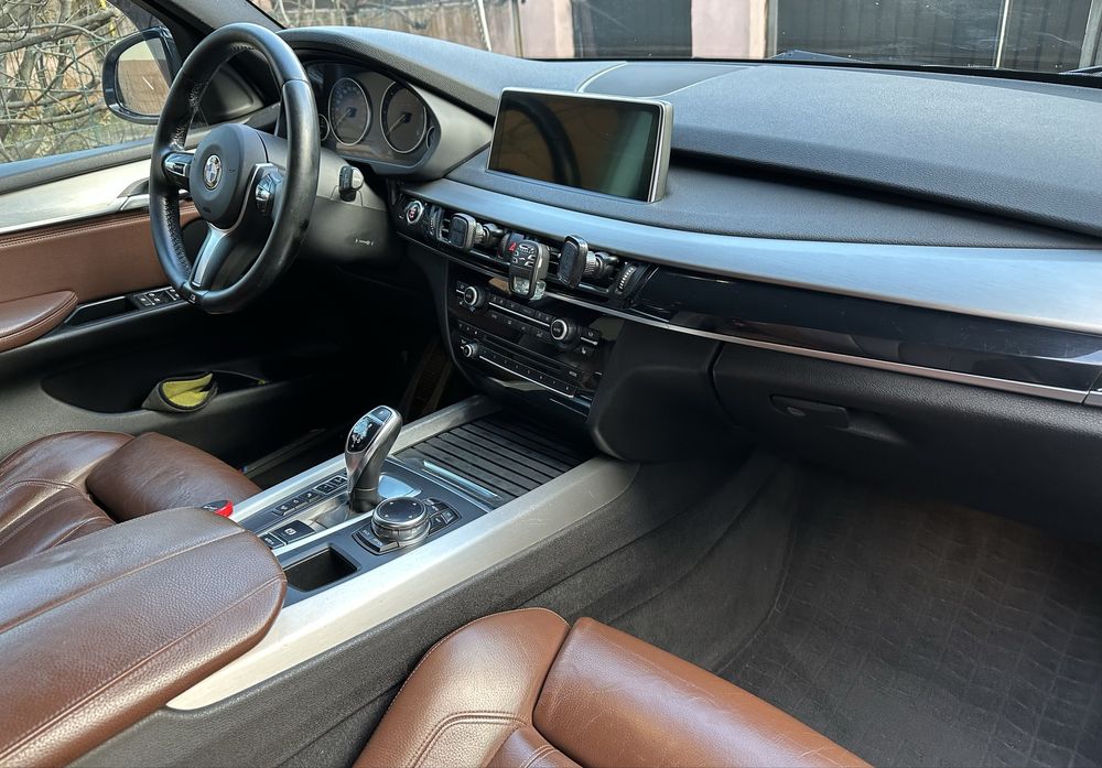 BMW X5 F15  X drive 7 locuri euro 6 NECESITA SCHIMB DISTRIBUTIE